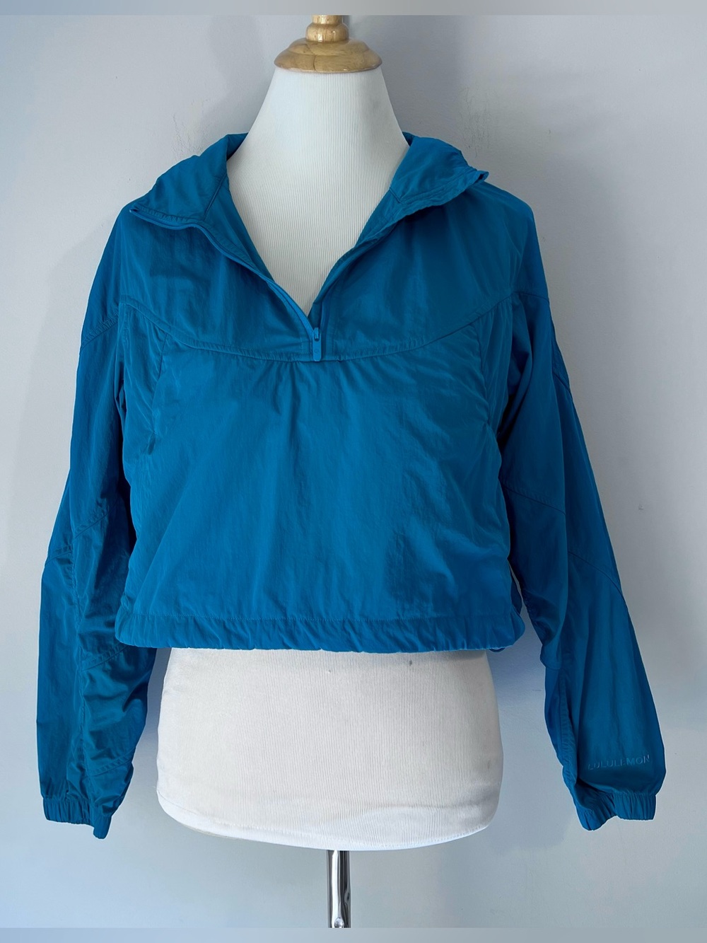 Lululemon Evergreen Cropped Anorak Teal Half Zip Hooded 8